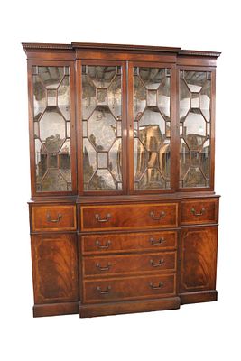 Vintage Baker Furniture breakfront with working lock and key. Vintage Baker Furniture 2 piece 4 
