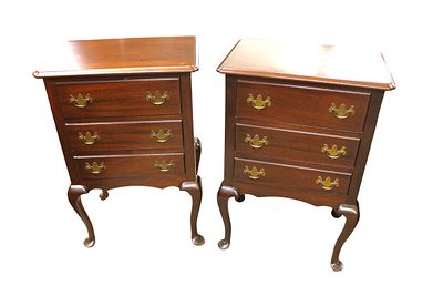 Nice pair Virginia Craftsman QA stands, solid mahogany, 3 drawer. Nice pair of Virginia