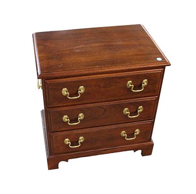 Solid mahogany 3 drawer night stand, nice quality, structurally sound and in good condition, no