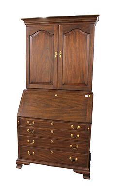 Henkel Harris Mahogany Secretary Bookcase. Henkel Harris solid mahogany 2pc. Secretary bookcase
