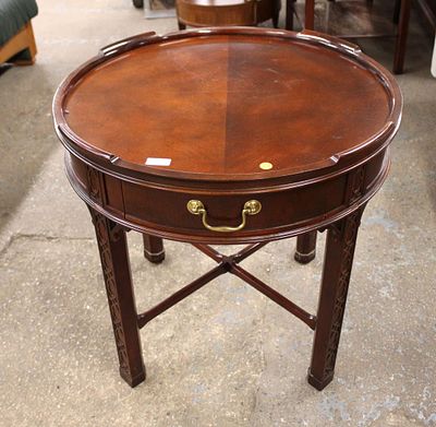 Vintage Baker Chippendale Round Table. Vintage Baker round 1 drawer Chippendale style lamp table