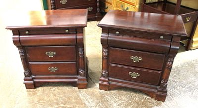 Pair Contemporary Mahogany Night Stands. Pair of contemporary mahogany finish 3 drawer