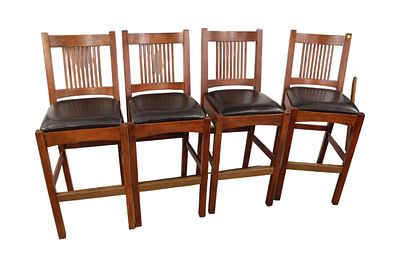 Stickley set of 4 mission oak stools with leather seats and original finish, in good condition