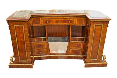 Maitland Smith marble top bar with brass foot rail, one of the best high quality absolutely. Mai 