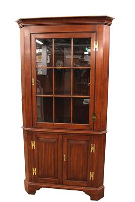 Nice Henkel Harris furniture 9 individual pane solid cherry corner cabinet, lighted