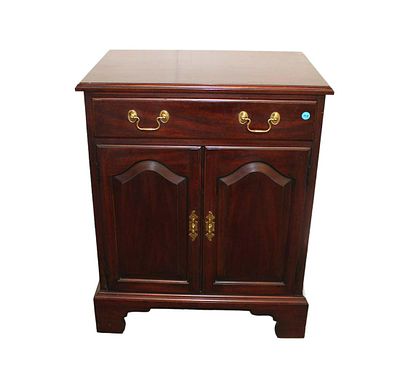 Henkel Harris solid mahogany 1 drawer 2 door nightstand with slight surface scratches on top