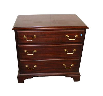 Henkel Harris solid mahogany 3 drawer bachelors chest with some surface wear on top approx. 32"