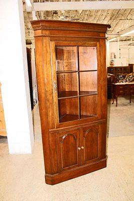 Pennsylvania House solid mahogany 6 pane 3 door corner cabinet approx. 42" w x 24" d x 78" h