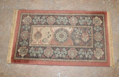 Contemporary rug approx. 26" x 46"