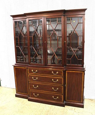 Beautiful Henkel Harris solid mahogany 2pc 6 door 4 drawer china cabinet with banded inlay on