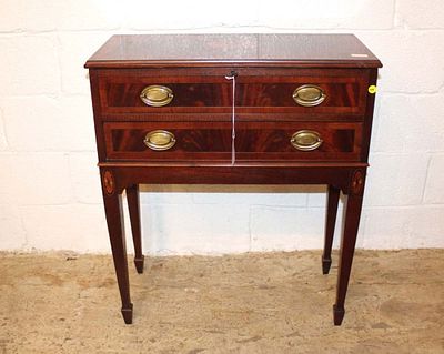 Hekman burl mahogany sunburst inlay top 1 drawer spade footed lift top silver chest with key