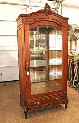 Antique French style 1 door 1 drawer display case. Antique oak French style 1 door 1 drawer 