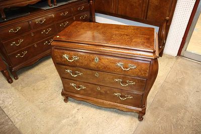 Henredon burl walnut 3 drawer bachelor chest with fitted jewelry holder approx. 36" w x 19" d x