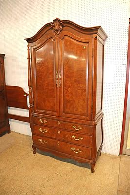 Henredon burl walnut fitted interior armoire. Henredon burl walnut 3 drawer 2 door fitted