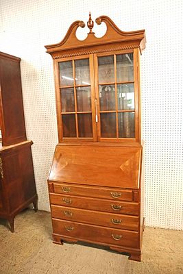 Bench made solid walnut JC Horst secretary desk. Bench made by JC Horst solid walnut 2pc
