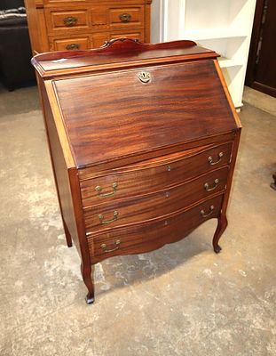 Vintage mahogany slant front secretary desk. Vintage mahogany 3 drawer slant front secretary