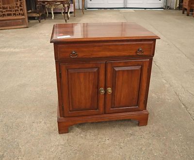 Pennsylvania House solid cherry nightstand. Pennsylvania House solid cherry 1 drawer 2 door