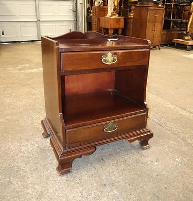 Vintage John Wanamaker mahogany nightstand. Vintage John Wanamaker mahogany 2 drawer nightstand