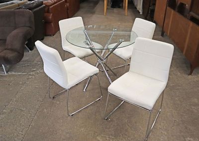 Ultra modern glass top table & 4 chairs. 36" diameter ultra modern glass top breakfast table
