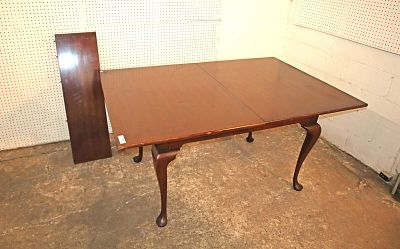 Henry Ford solid cherry dining room table. Henry Ford solid cherry Queen Anne dining room table