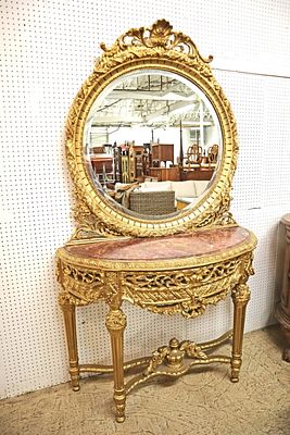 French style highly carved MT console w/mirror. Beautiful French style highly carved and ornate 
