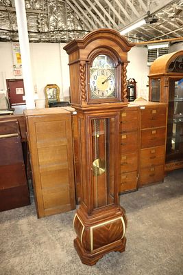 Herschedes oak case grandmother clock. Herschedes oak case with barley twist decoration 