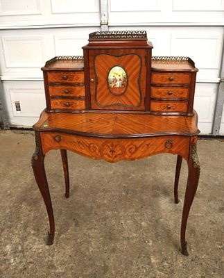 Semi Antique Leonardo Furniture ladies secretary. Semi Antique Louis XV style Leonardo Furniture