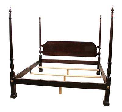 Quality Stickley mahogany 4 poster king size bed. Beautiful Stickley solid mahogany 4 poster 