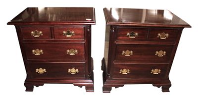 Pair Stickley mahogany bracket foot nightstands. Beautiful pair of Stickley solid mahogany 3 