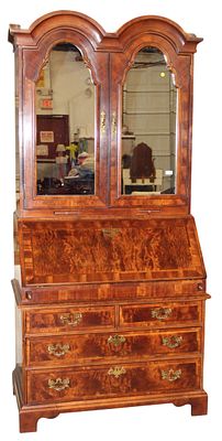 Beautiful Henredon full fitted secretary bookcase. Beautiful Henredon burl mahogany and banded
