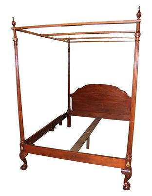Baker solid mahogany queen size full canopy bed. Nice Baker Furniture Company solid mahogany