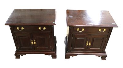 Pair Stickley bracket foot solid mahogany nightstands. Pair of Stickley 1 drawer 2 door bracket 