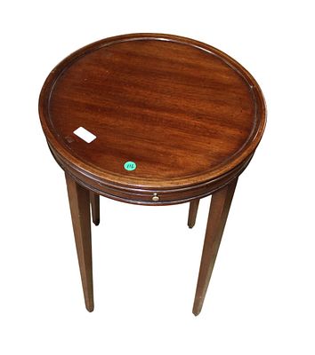 Vintage Kittinger mahogany round side table with tray. Vintage Kittinger solid mahogany round 