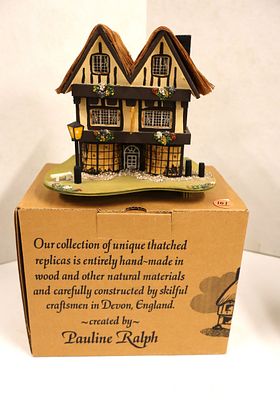 Vtg De Olde Tea Shoppe Reuge Pauline Ralph music box. Vintage Reuge hand crafted De Olde Tea 