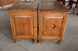Pair of country french style knotty pine 2 door nightstands, original finish, structurally Image - 4