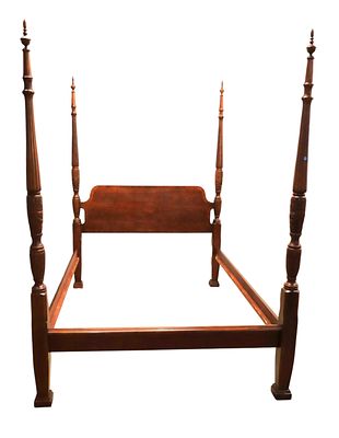 Traditional 4 poster queen size bed - mahogany w/banding. Traditional 4 poster queen size bed in 