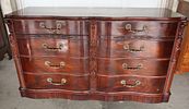 Vintage burl mahogany 8 drawer carved low chest, plume carved on sides, original finish Image - 2