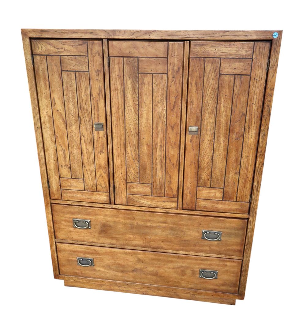 Vtg Drexel MidC style 3 dr 2 drawer gentleman’s chest. Vintage Drexel Furniture mid century 