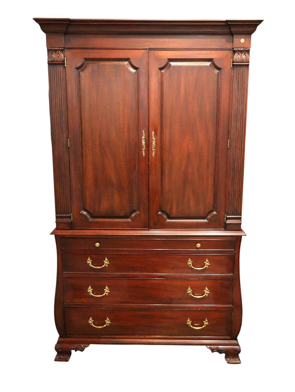 Henkel Harris fitted interior gentlemans chest. Nice Henkel Harris 2 piece solid mahogany fitted 