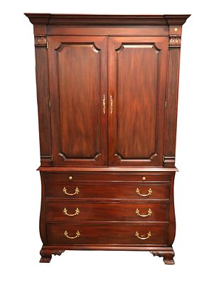 Henkel Harris fitted interior gentlemans chest. Nice Henkel Harris 2 piece solid mahogany fitted 