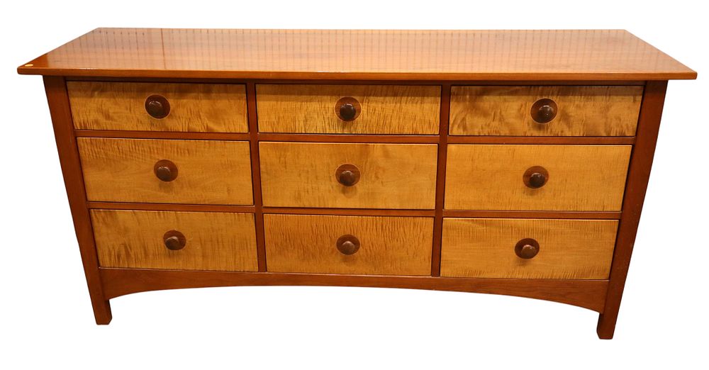 Stickley Harvey Ellis arts and crafts style dresser. Beautiful Stickley Harvey Ellis Collection 