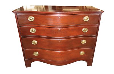 Vintage Link Taylor Heirloom serpentine chest. Vintage quality Link Taylor Furniture Heirloom 