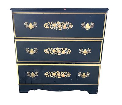 Hitchcock style paint decorated stenciled chest. Hitchcock style paint decorated stenciled front 