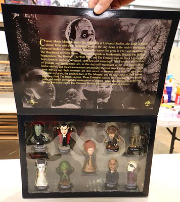 Vintage F.A.O. Schwarz Premier Action Figures Little Big Heads Universal Studios Monsters new in box