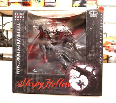 Vintage McFarlane Toys Sleepy Hollow 3 piece Deluxe Box set the Headless Horseman new in box