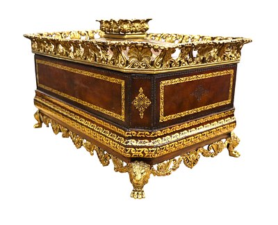 Maitland Smith leather bronze lidded chest. Maitland Smith Jewelry Keepsake lidded table top 