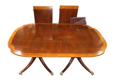Beautiful Baker Charleston Collection dining table. Beautiful Baker Furniture Charleston 
