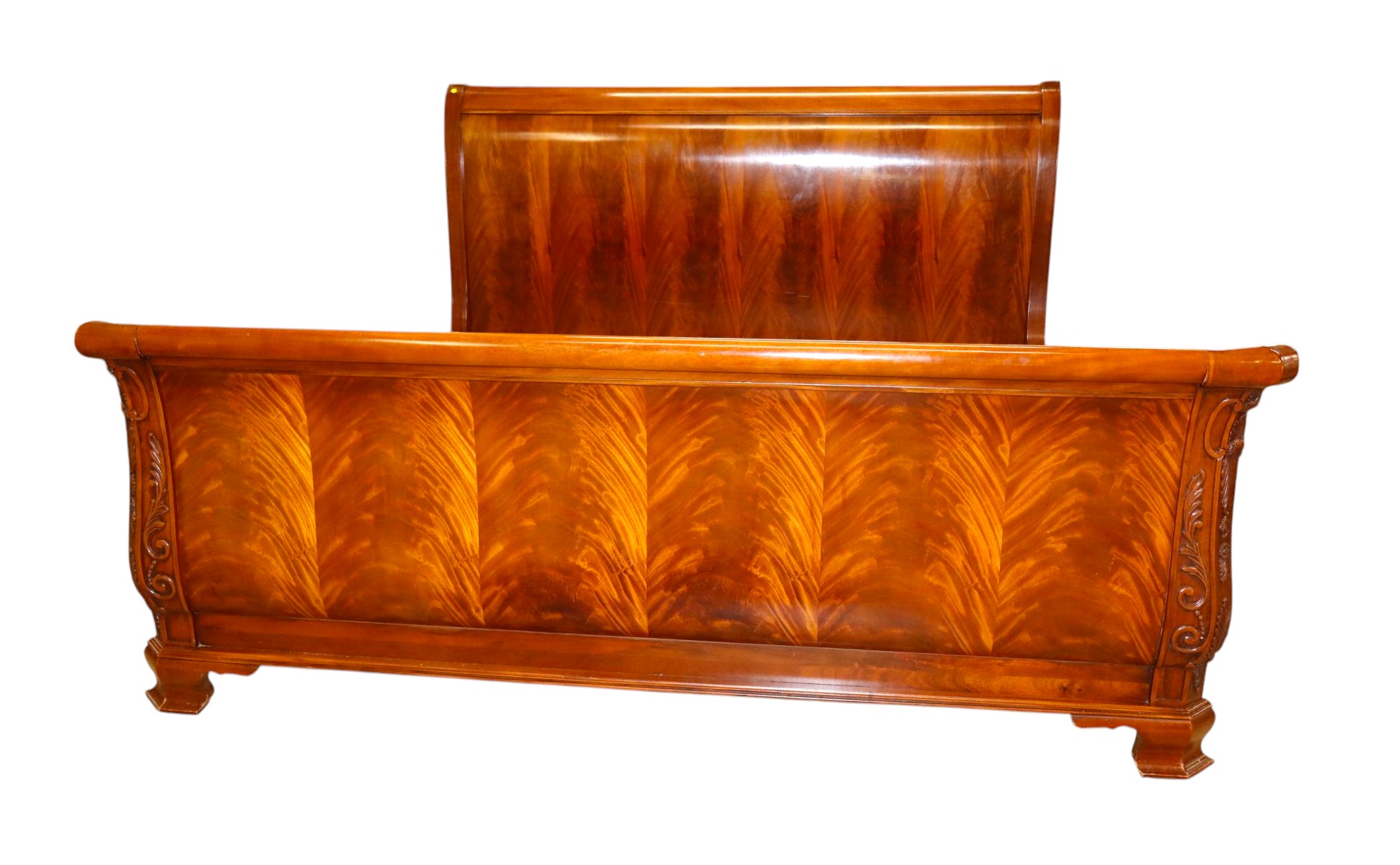 Beautiful carved king size sleigh bed manner Baker