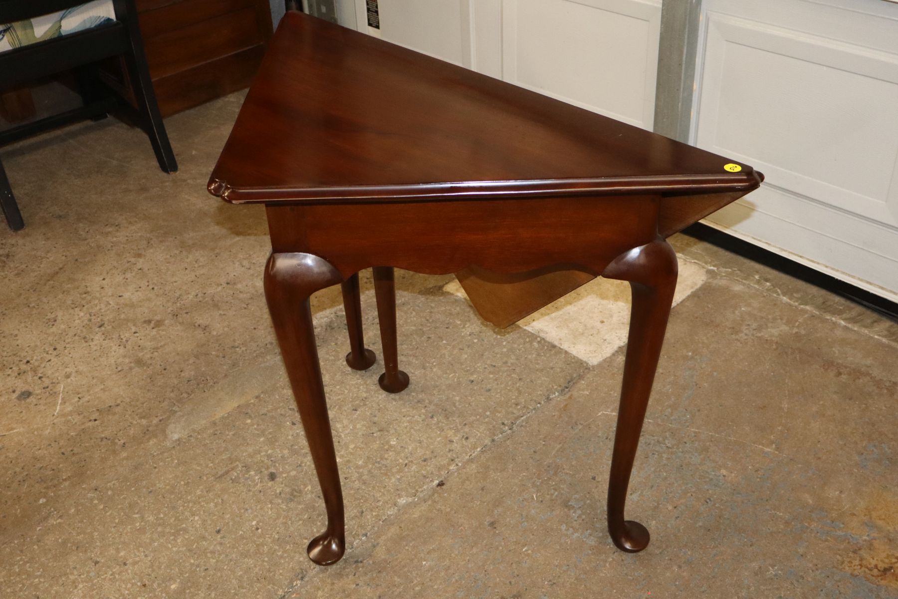 Vintage Kittinger butterfly mahog napkin table
