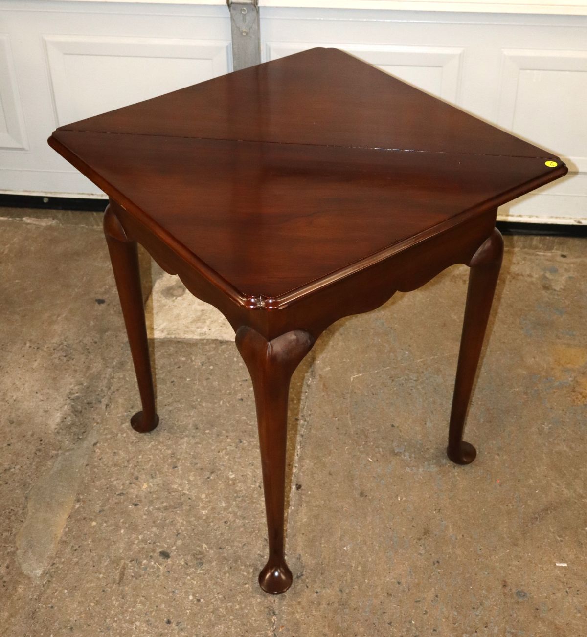 Vintage Kittinger butterfly mahog napkin table
